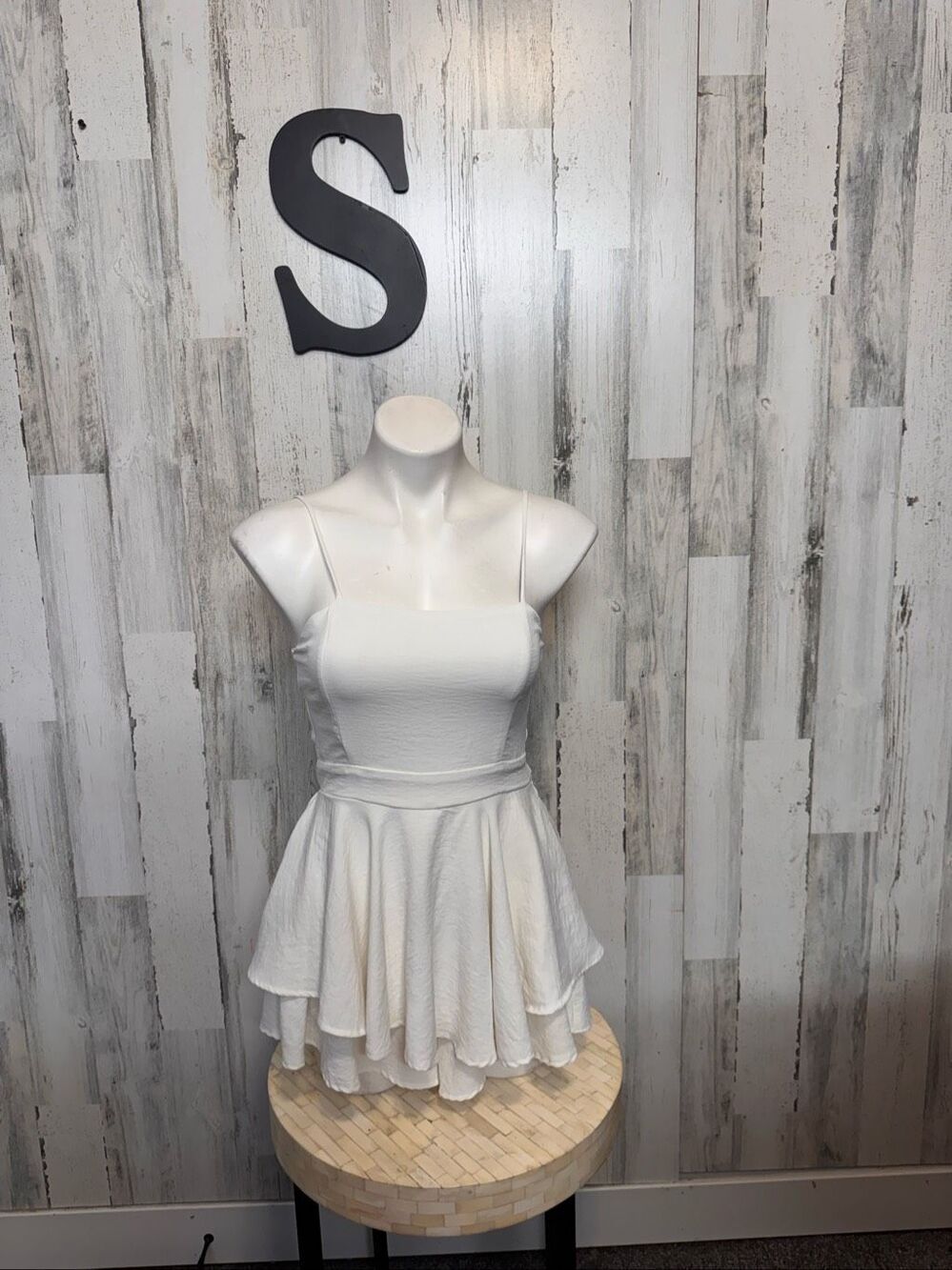 AKIRA Off White Tiered Ruffle Skort Romper Womens Small Tie Back Spaghetti Strap